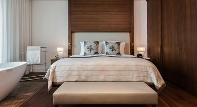 Lake View Suite