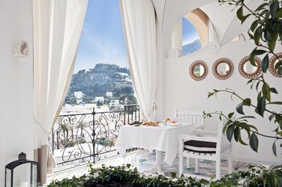 Capri Suite