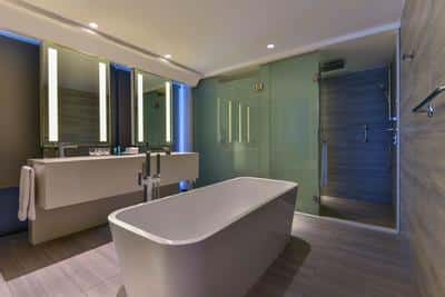 Marvellous Corner Guest Room