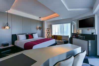 Marvellous Corner Guest Room