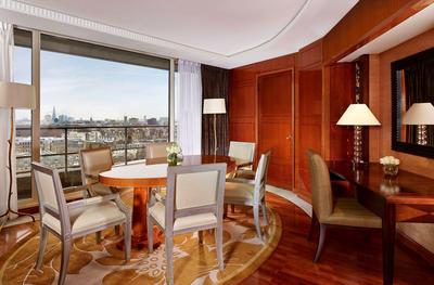 2-Bedroom Hyde Park Penthouse Suite