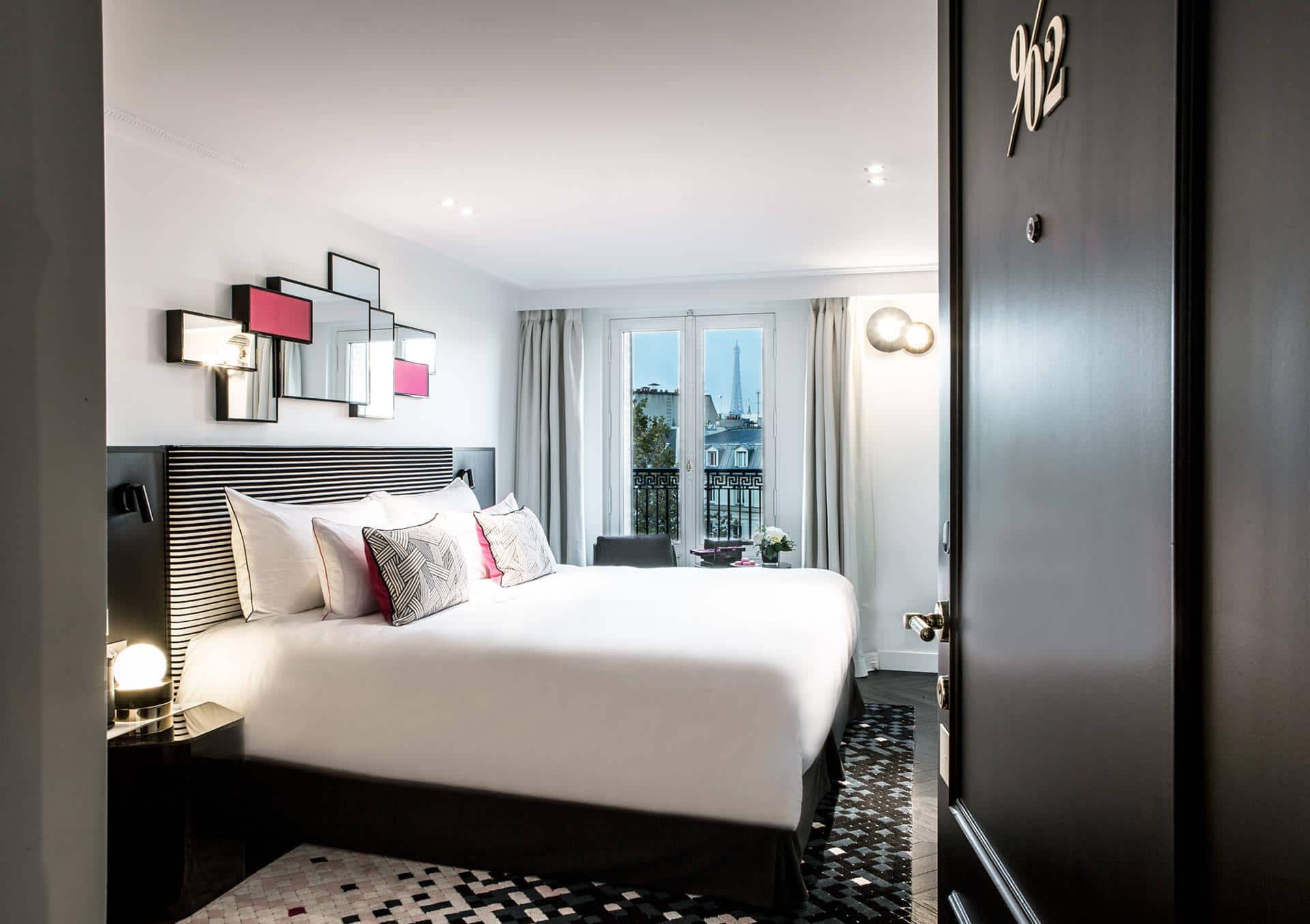 Eiffel Tower View Room