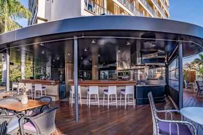 Sapphire Pool Bar