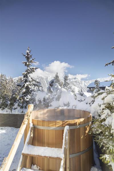 Suite Ski Piste with Hot Tub
