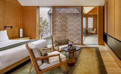Ming Courtyard Suite / One-Bedroom Antique Pavilion