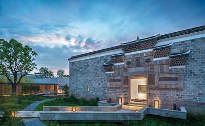 Four-Bedroom Antique Villa