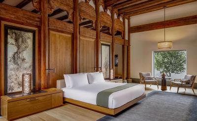 Five-Bedroom Antique Villa