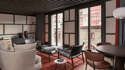 Serlas Wing Suite