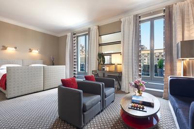 Deluxe Balcony Suite