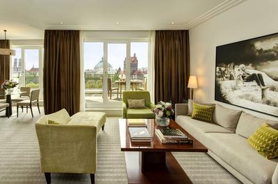 Lord Forte Suite