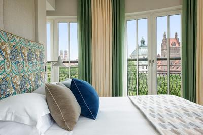 Signature Panoramic Suite