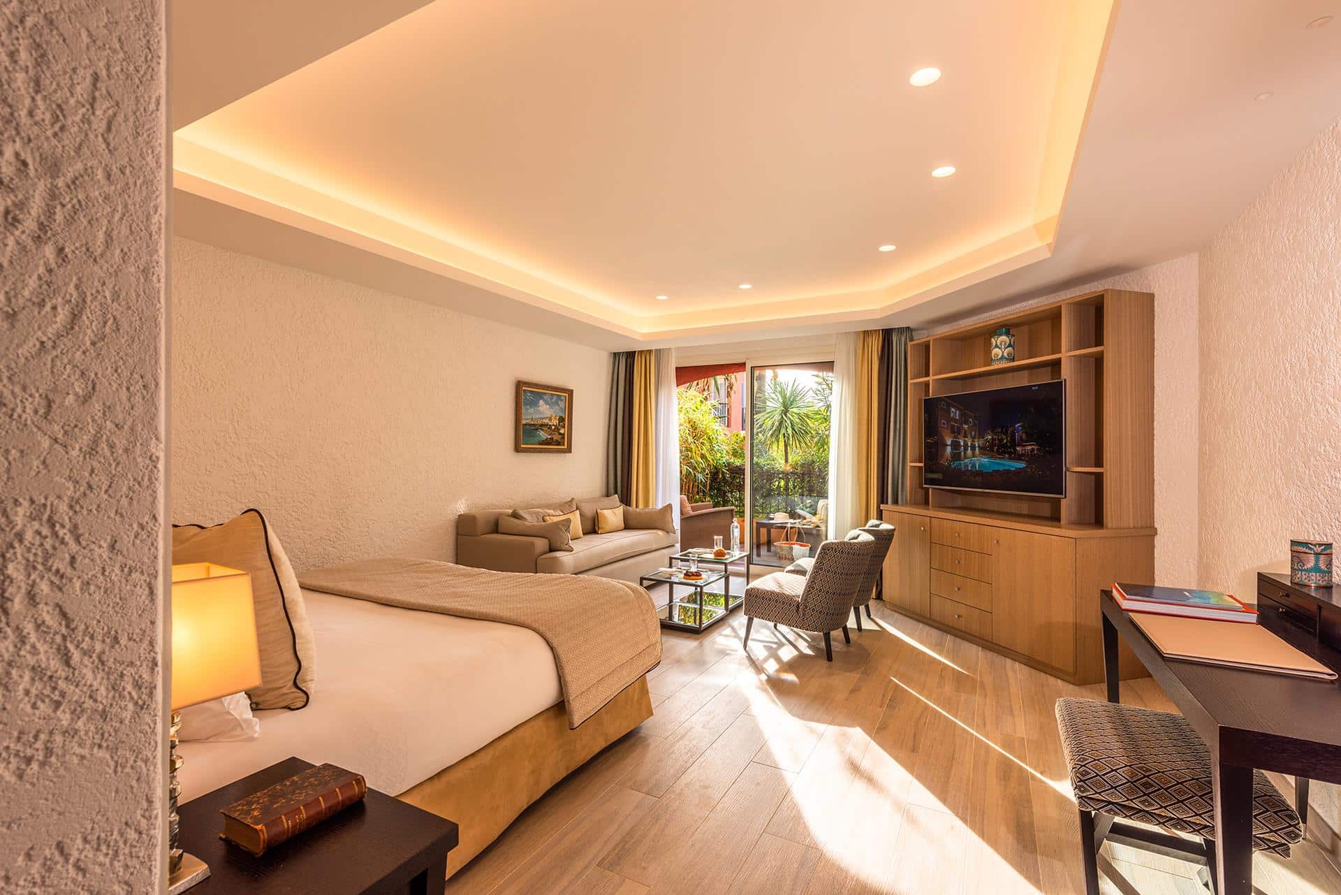 Deluxe Signature Room