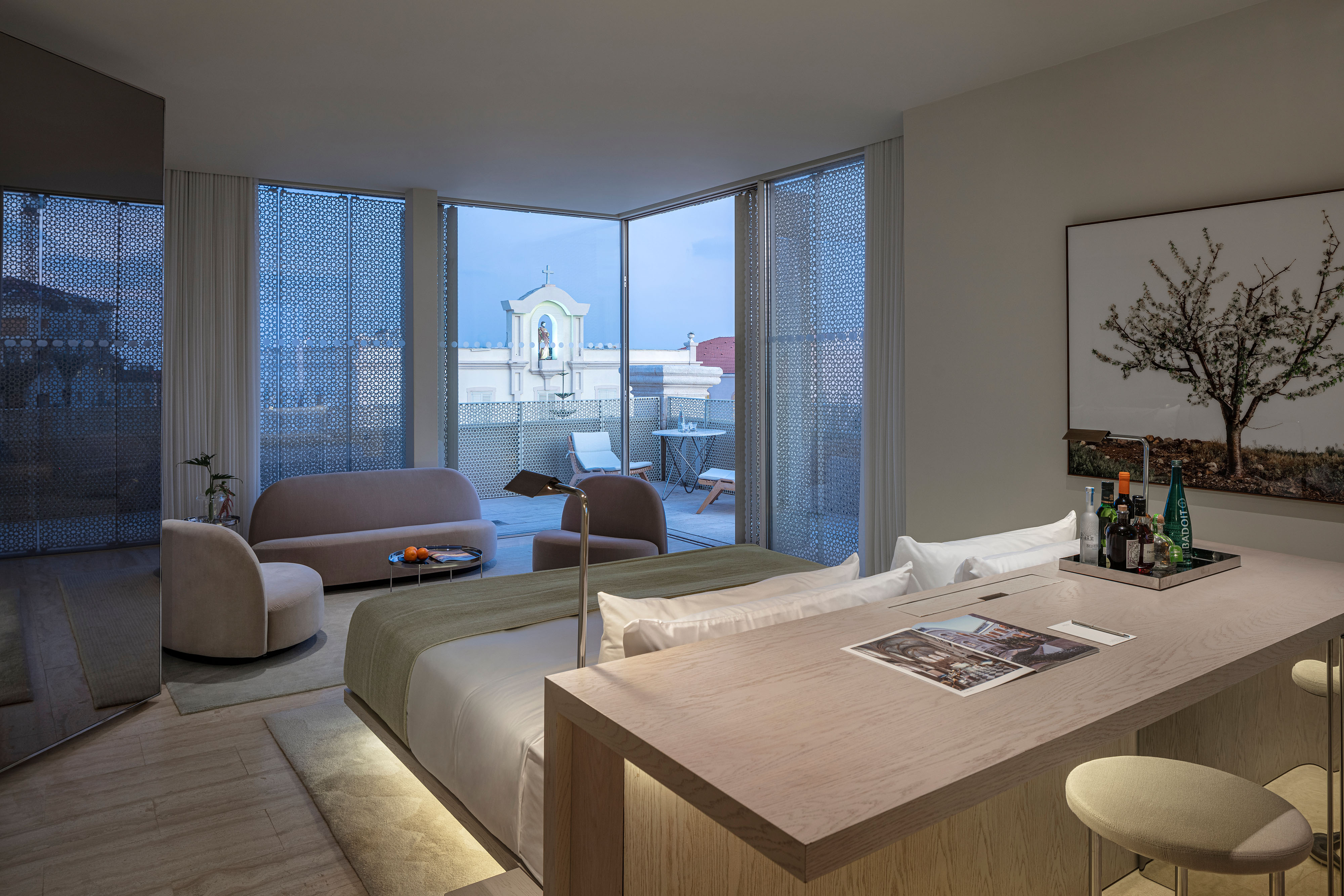Junior Corner Suite