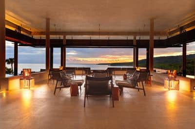 Lounge Bar