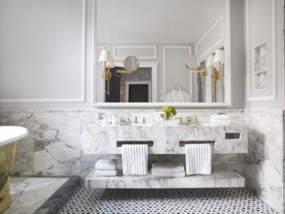 Signature Suite Bathroom