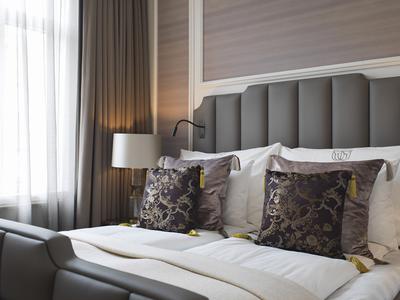 Deluxe 1897 Room