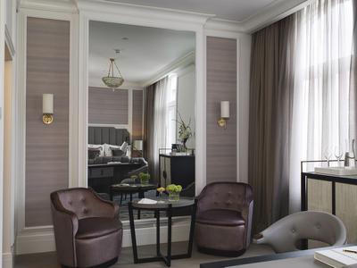 Deluxe 1897 Room