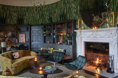 Lounges