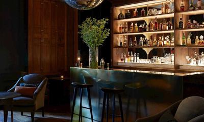 Moon Bar