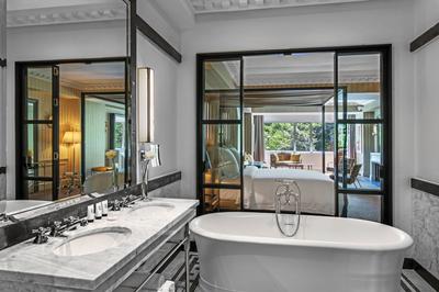 Prestige Suite Park View