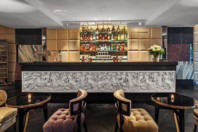 Le Bizazz Bar