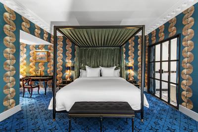 Signature Suite