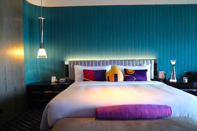 Spectacular Suite, 1 Bedroom Larger Suite, 1 King, Lake View, Corner Room, Balcony