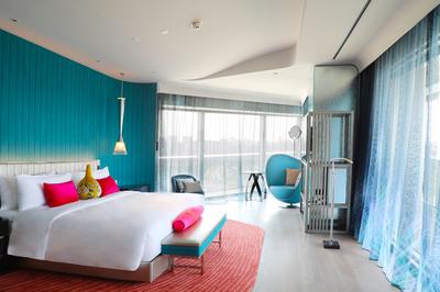 Mega Suite, 1 Bedroom Larger Suite, 1 King, Lake View, Corner Room, Balcony