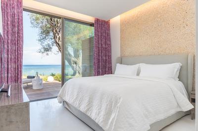 HRH Pearl Bedroom