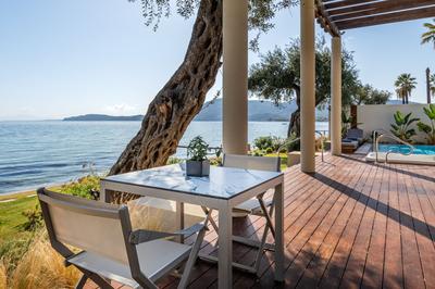 HRH Ivory Villa Deck Terrace