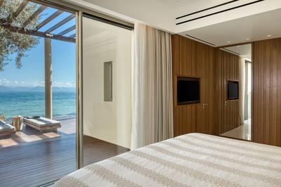 HRH Ivory Villa Bedroom