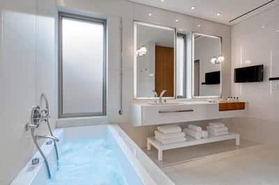 HRH Ivory Villa Bathroom