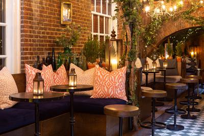 Bloomsbury Club Bar