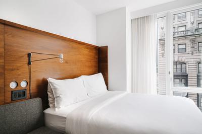 Queen Room Urban