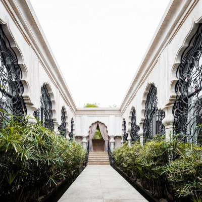 Palais Namaskar image