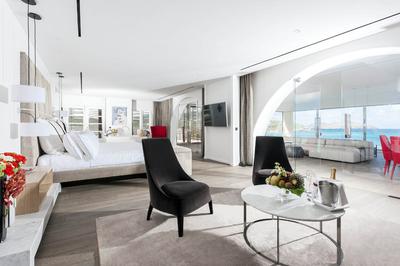 Signature Suite