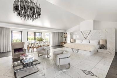 Penthouse Suite