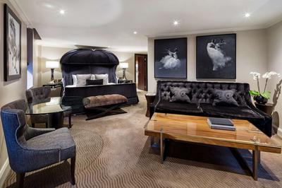 Corner Suite