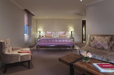 Corner Suite