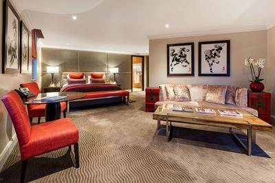 Corner Suite