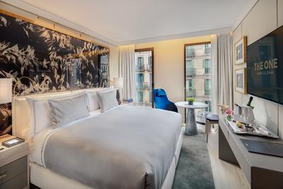 Cosy Barcelona Room
