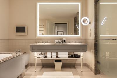 Grand Premier Room