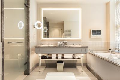 1-Bedroom Suite