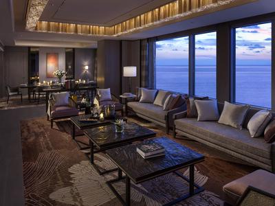 Shangri-La Suite