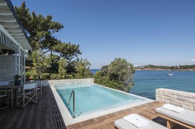 Sea-View Bungalow Suite with Pool