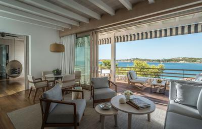 Sea-View Bungalow Suite