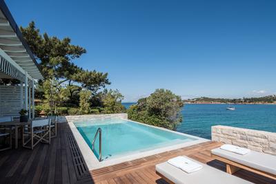 Sea-View Bungalow Suite with Pool