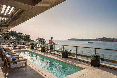 2-Bedroom Arion Royal Suite