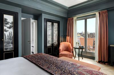 Panoramic Suite with Terrace