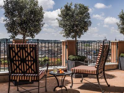 De la Ville Penthouse Suite